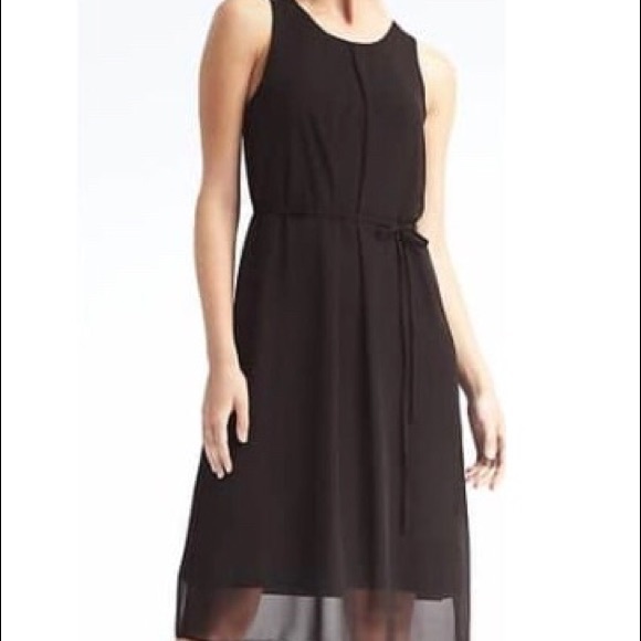 Banana Republic Dresses & Skirts - Banana Republic Knit Overlay Dress